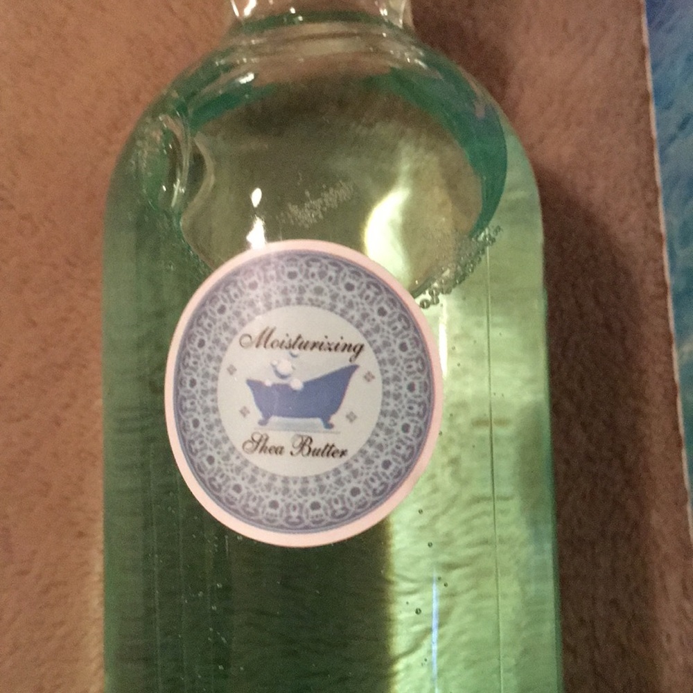 Beach Scented Luxury Foaming Bubble Bath 12.7ozNWT - Picture 3 of 12